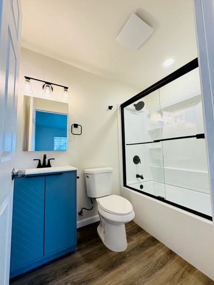 Building Photo - 20606 Raymond Ave