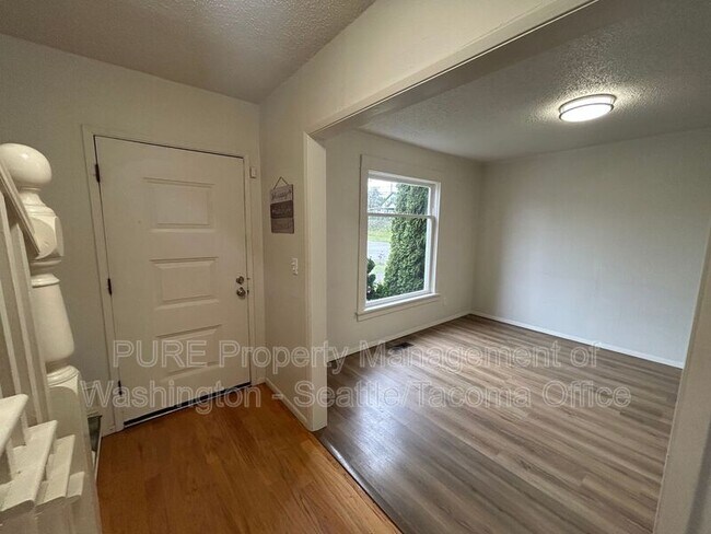 Building Photo - 3832 S Cushman Ave