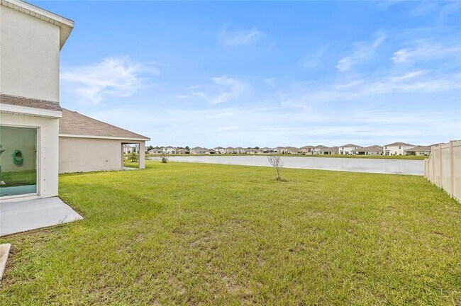 Building Photo - 16847 Delia St