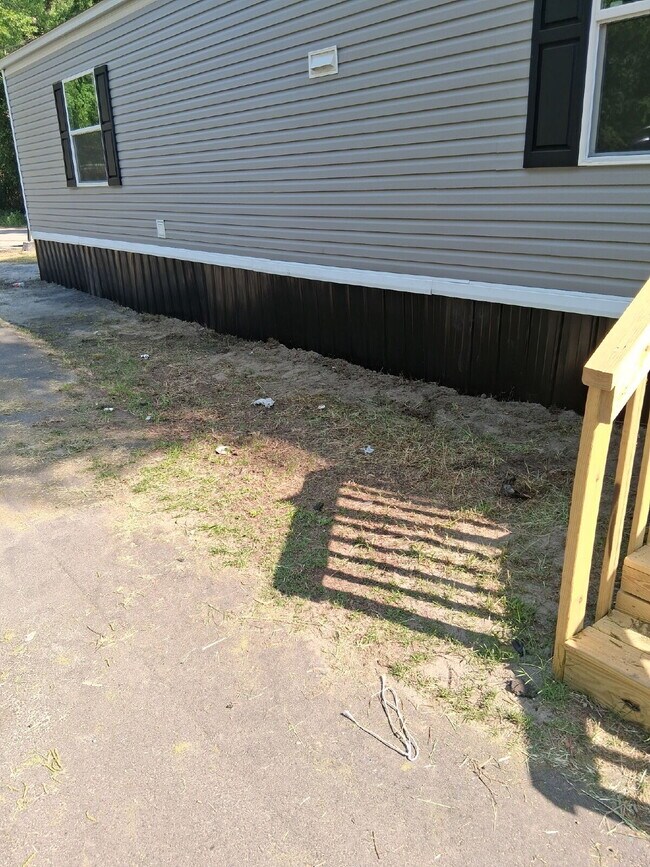 Building Photo - Beautiful 3 Bed / 2 Bath Home – Move-In Ready – Affordable & Modern Living