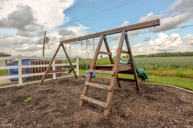 Building Photo - 2 br, 1 bath Apartment - Patrick Place LP