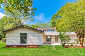 Building Photo - 8162 Cayuga Trail W