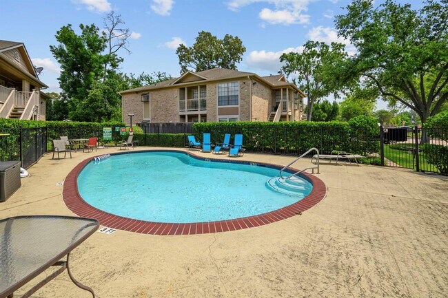 Building Photo - 1311 Antoine Dr