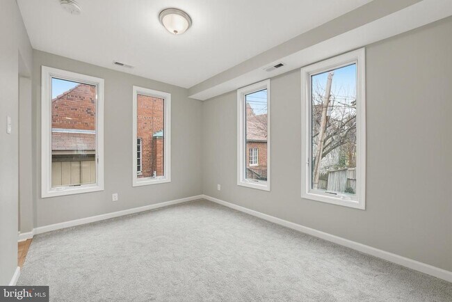 Building Photo - 3248 Jones Ct NW