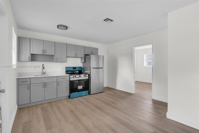 Building Photo - 18350 SW 105th Ave