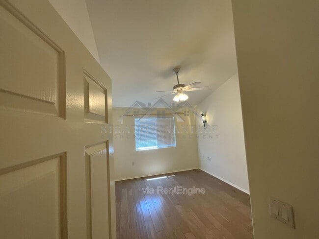 Building Photo - 10401 N 52nd St