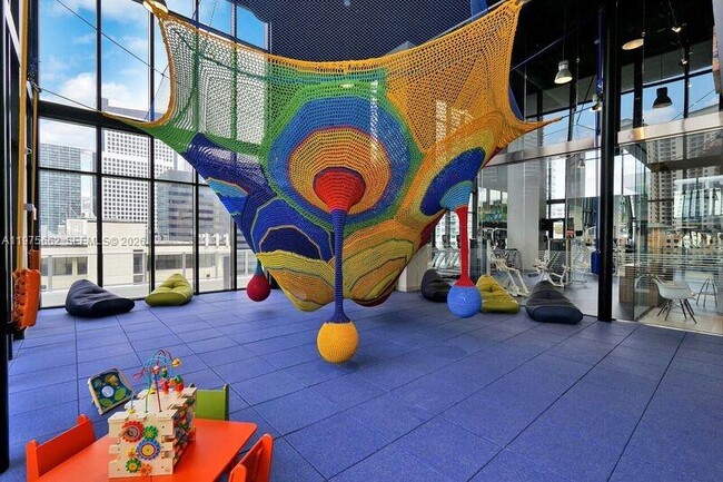 Building Photo - 1010 Brickell Ave