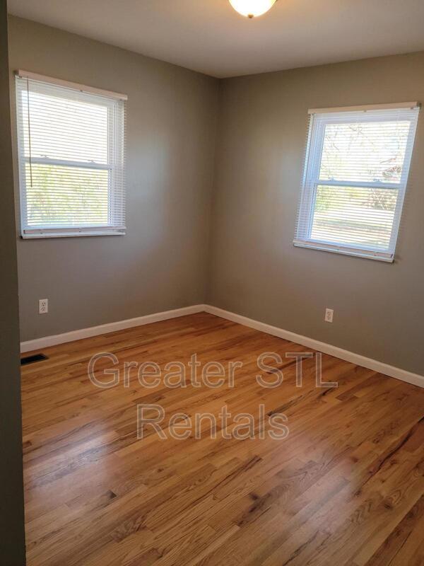 Building Photo - 13 Griffin Dr