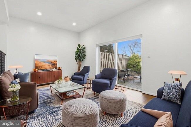 Building Photo - 11072 Berrypick Ln