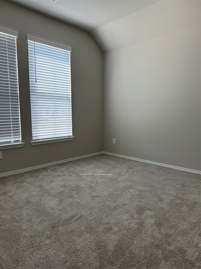 Building Photo - 5207 Maple Wood Dr