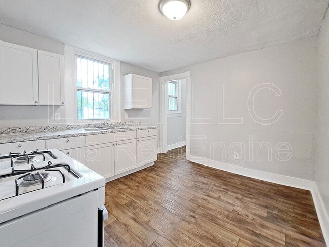 Building Photo - 741 S 37th St