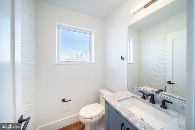 Building Photo - 815 S 20th St