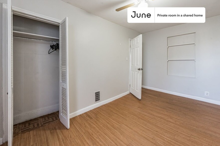 Building Photo - Room in Shared 3 bed/1 bath home