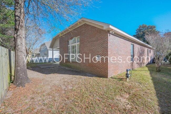 Building Photo - 1558 Venice Ave