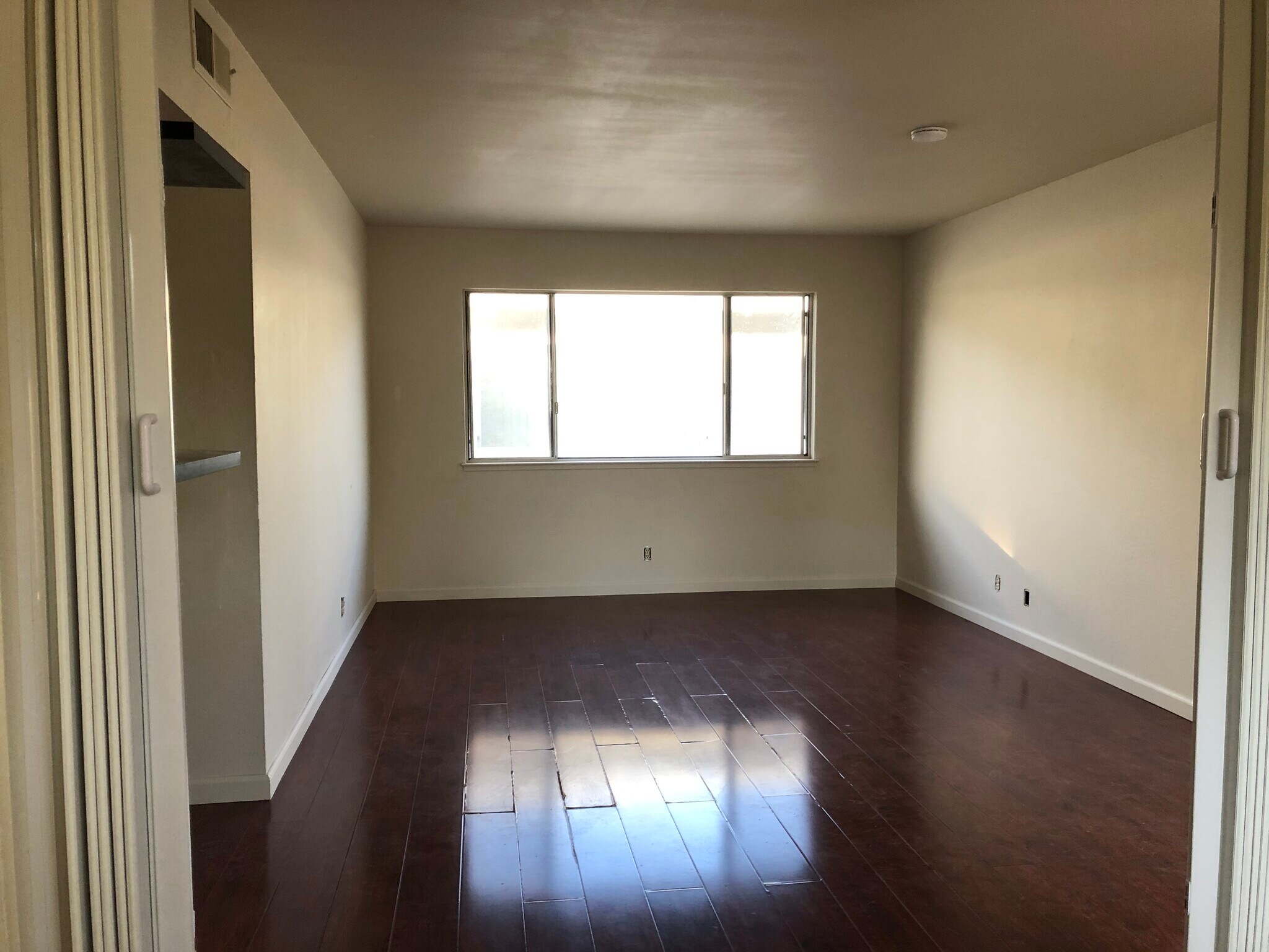Building Photo - 872 Gallatin Dr