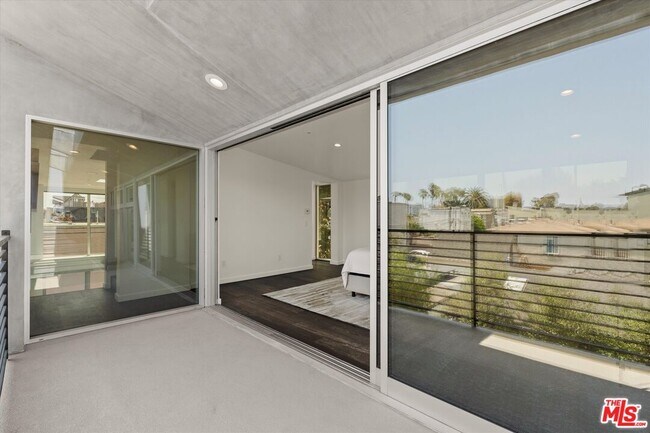 Building Photo - 483 Carroll Canal Ct