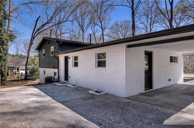 Building Photo - 1785 Hammond Woods Cir SW