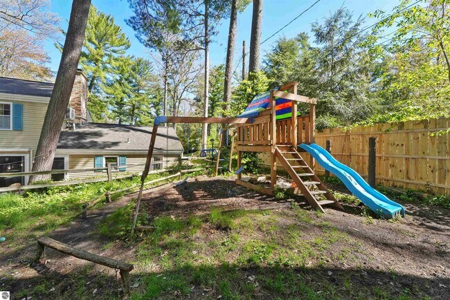 Building Photo - 1310 Peninsula Ct