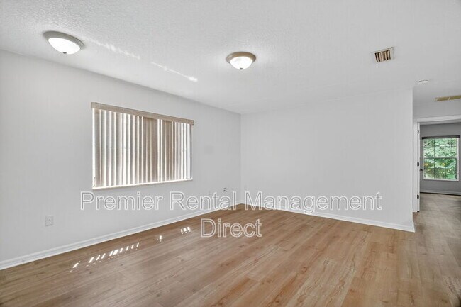 Building Photo - 525 Paulling Dr