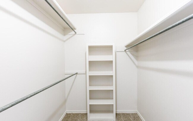 Building Photo - 3406 65th Dr