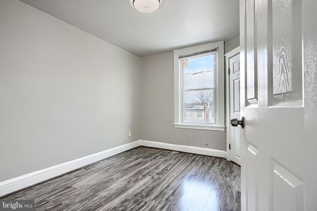 Building Photo - Well-Located 3BR Row Home Close to Johns Hopkins & Bayview