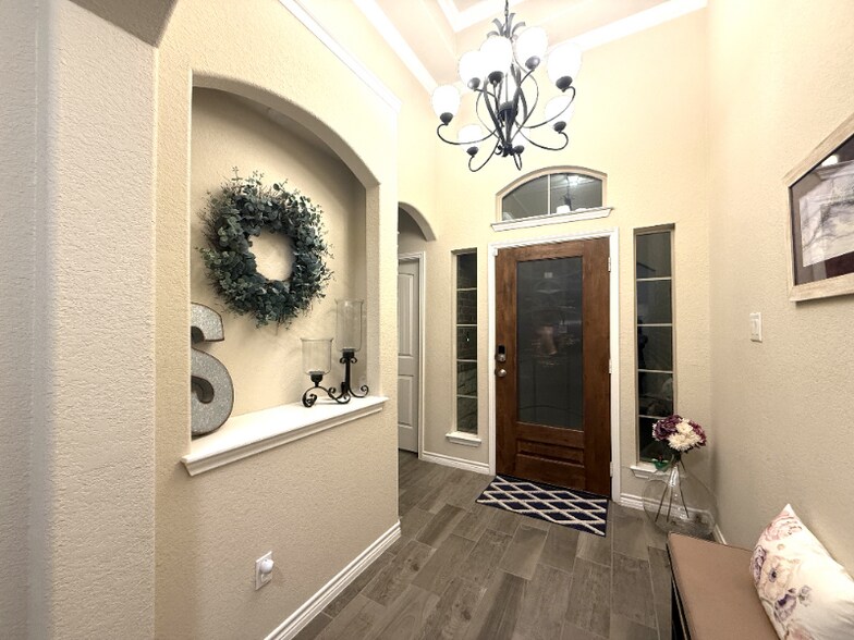 Building Photo - 609 SALISBURY Dr