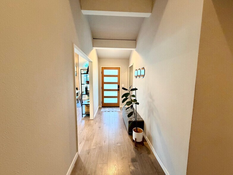 Building Photo - 5107 Parque Vista Way