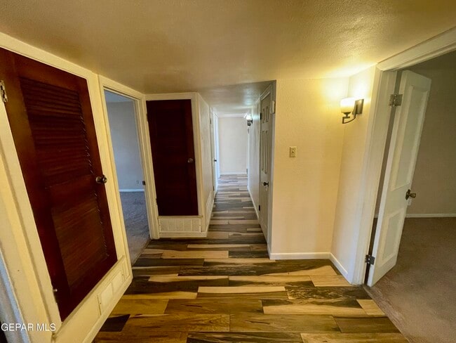 Building Photo - 9004 Lait Dr