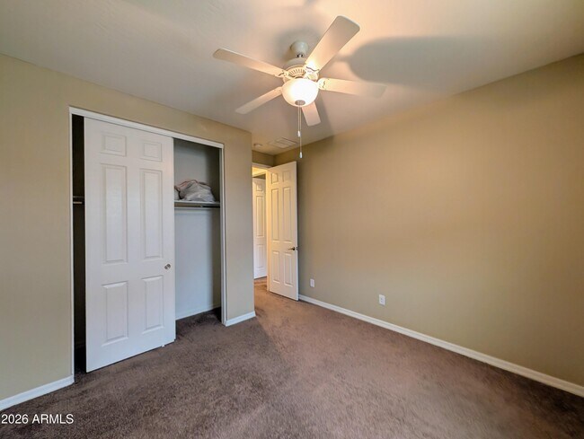 Building Photo - 923 S Osborn Ln