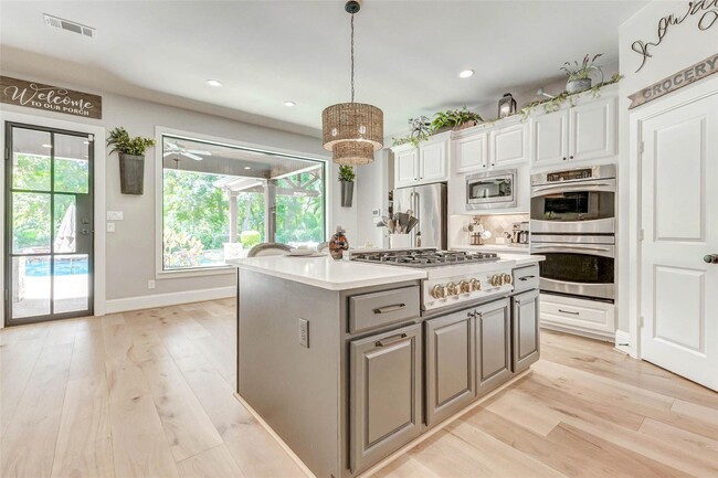 Building Photo - 5323 Lake Hill Farm Way