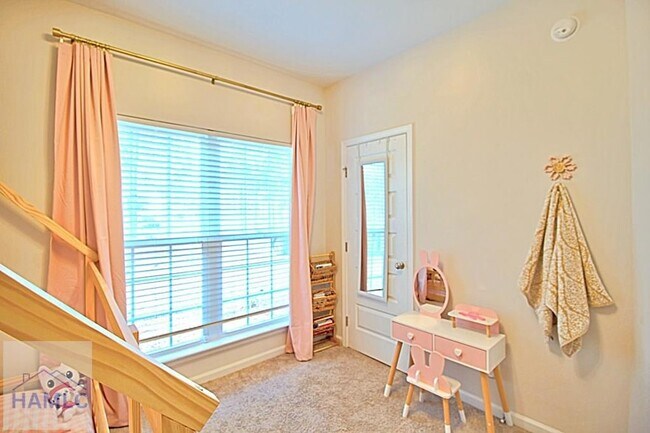 Building Photo - 1560 Arnall Dr