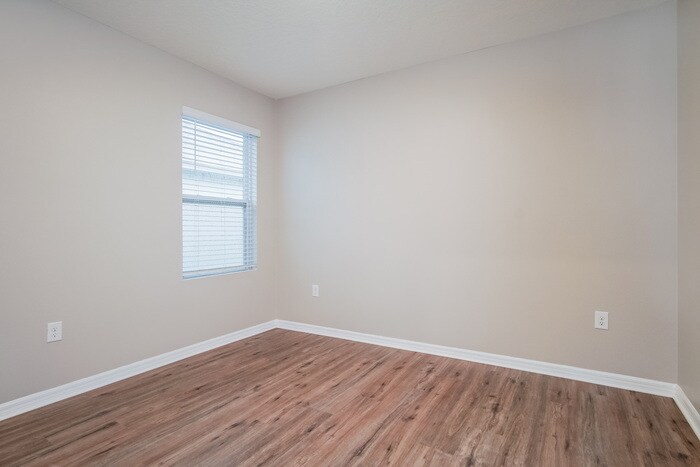 Building Photo - 1064 Cambridge Dr