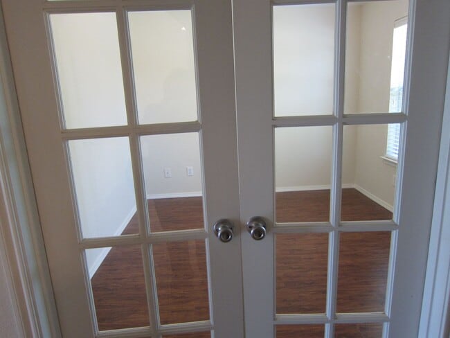 Building Photo - $1995 / 3br – 1648 ft2 - 3/2/2 w/Office ready to move in Brookville Estates (Forney)