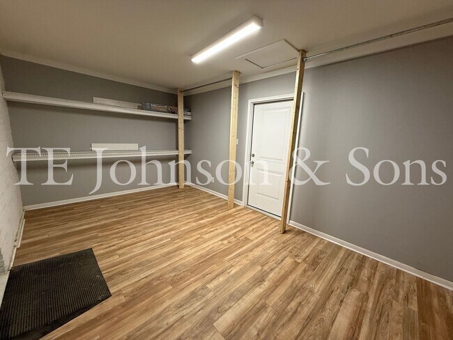 Building Photo - 3826 Barkwood Dr