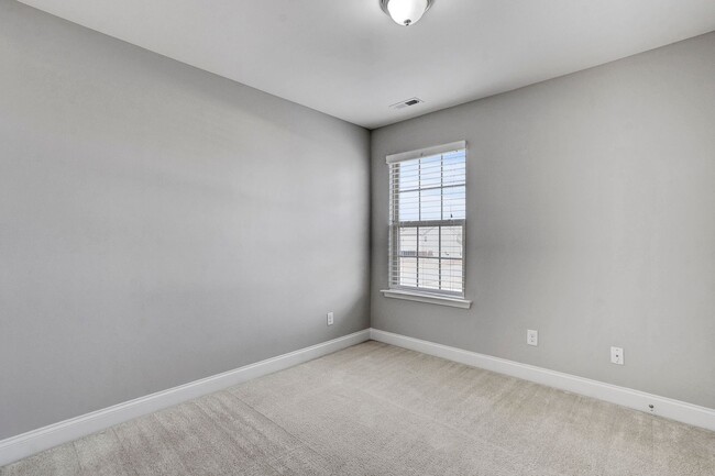 Building Photo - REDUCED- COME SEE TODAY!  Welcome home to ...