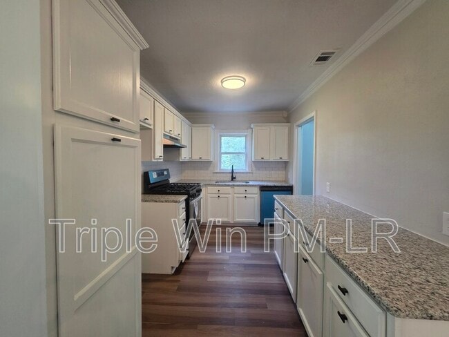 Building Photo - 8700 Winston Dr
