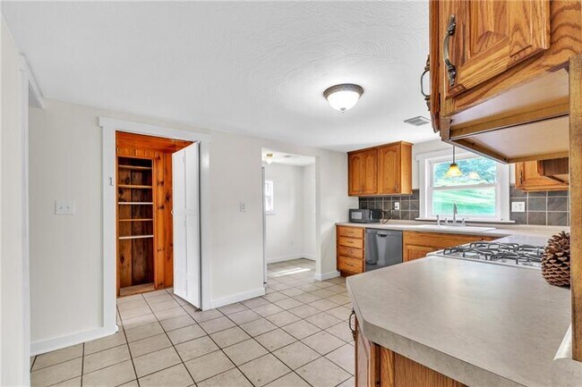 Building Photo - 116 Purvis Ln