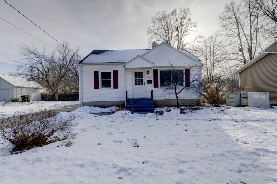 Building Photo - 3621 Dennett Dr