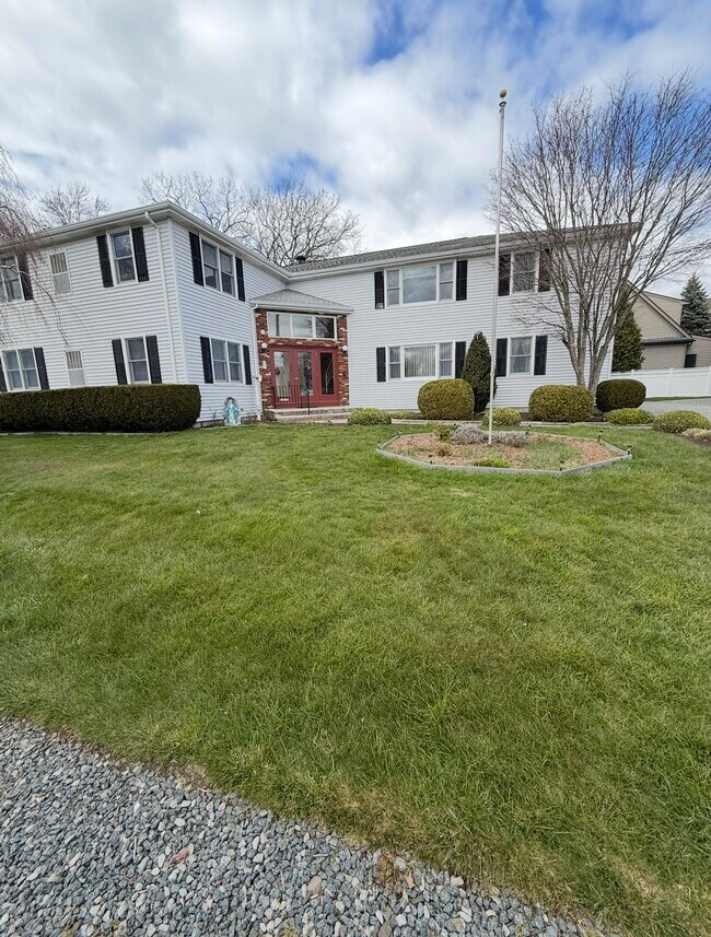 Building Photo - 1063 Tacoma St