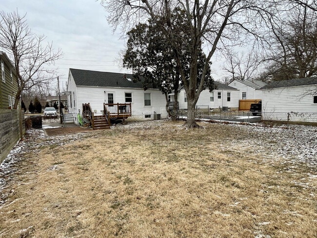 Building Photo - 9526 Big Bend Rd