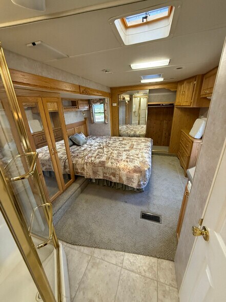 Building Photo - 911-924 24 Rd