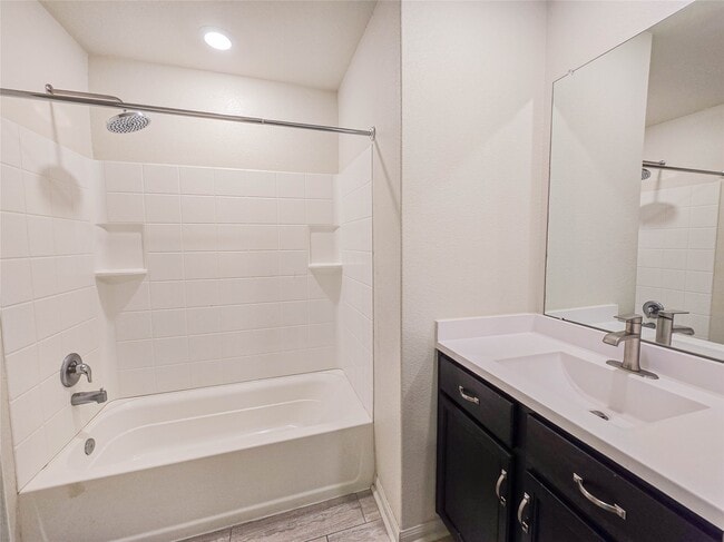 Building Photo - 332 Lone Mountain Dr