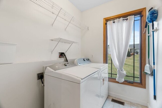 Building Photo - 15 Carl Roberts Rd