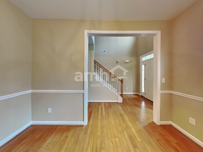 Building Photo - 203 Fledgling Way