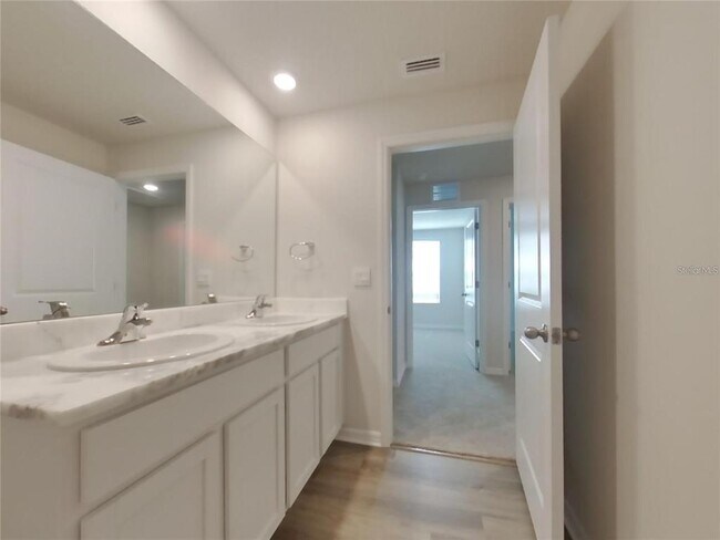 Building Photo - 10749 Hidden Banks Gln