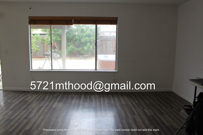 Building Photo - 5721 mount hood court