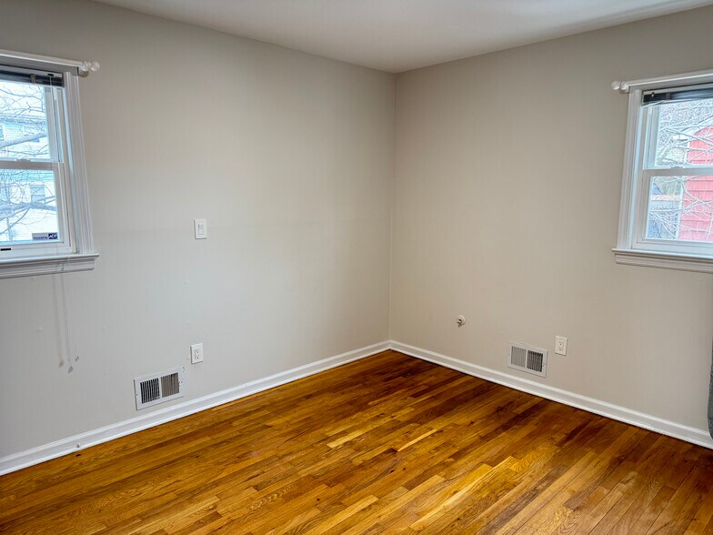 Building Photo - 2 Andrew Ct