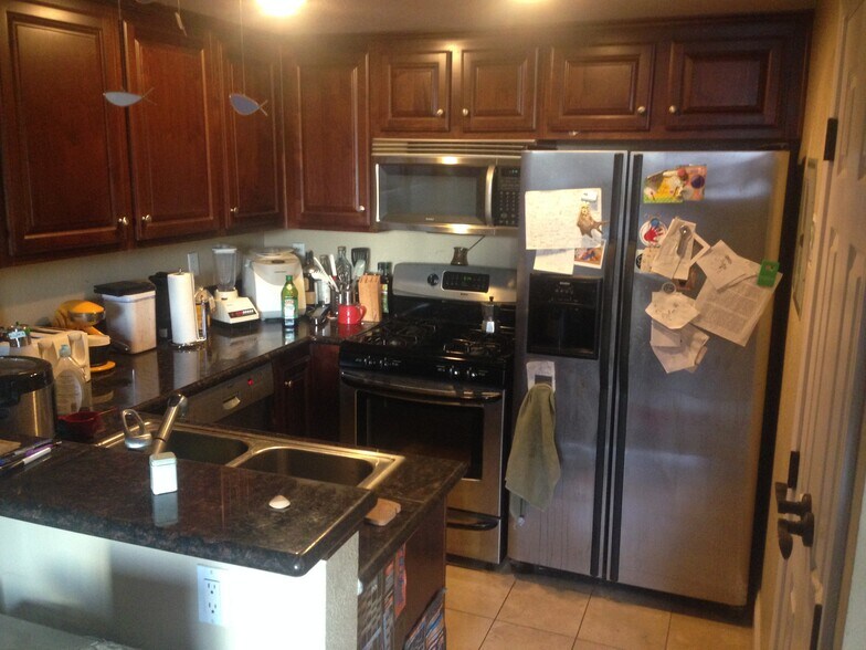 Building Photo - 3927 Nobel Dr