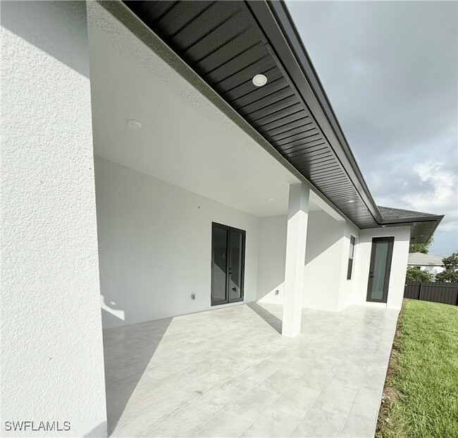 Building Photo - 702 Zemil Ct