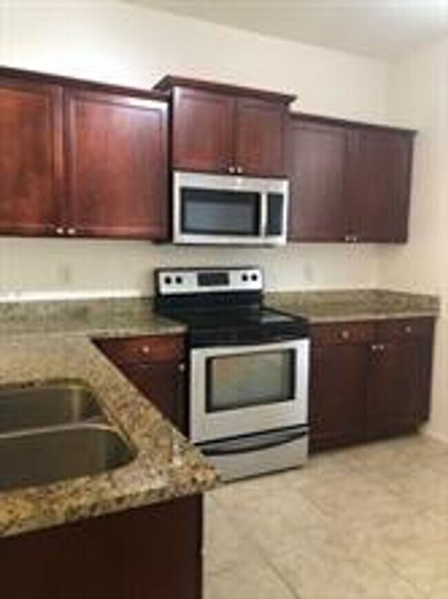 Building Photo - 1 Bedroom / 1 Bath Condo in Lake Mary Available Now!